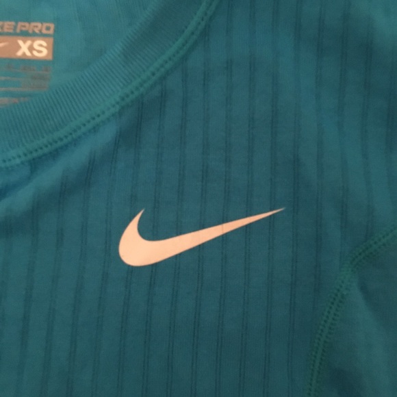 Nike Thermal Long Sleeve Shirt - Picture 4 of 6